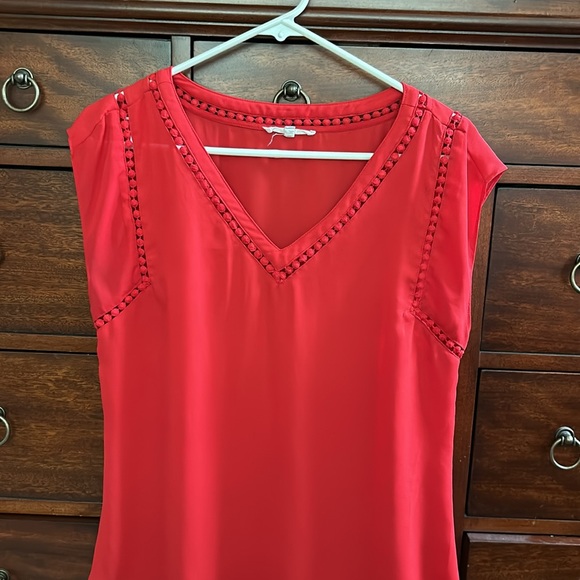 Red Top - Picture 2 of 3